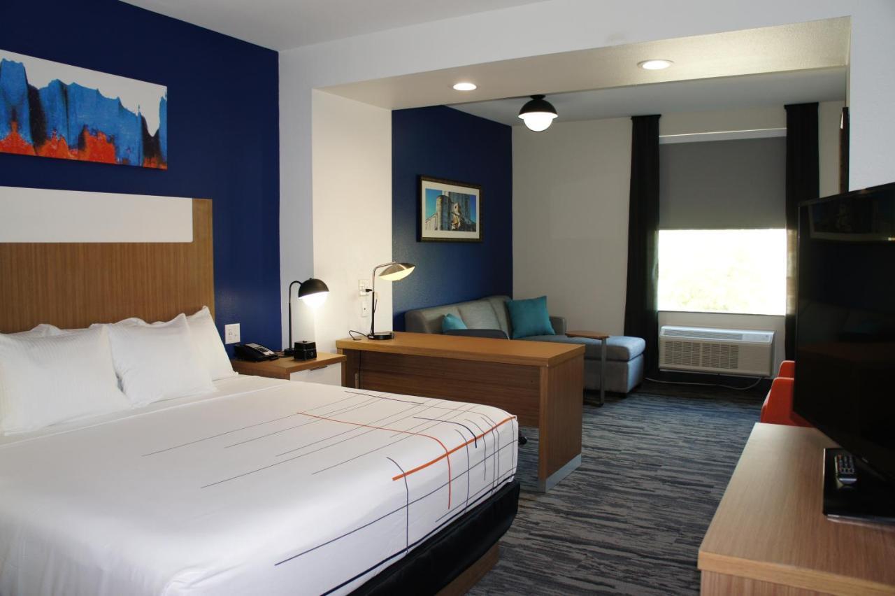 La Quinta Inn & Suites Katy-Mills By Wyndham Katy Esterno foto
